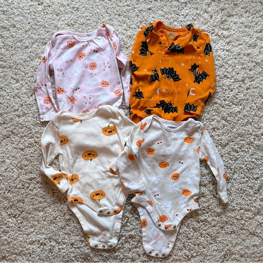 Old Navy Halloween Pumpkin Bats Baby Onesies Bodysuits Set 12-18 Mo Long Sleeves